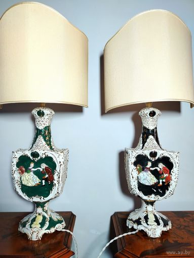 Пара ламп настольных.