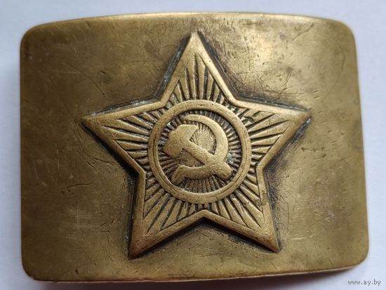 Пряга РККА солдатская 194... годов клеймо завода ИШД. латунь. Праворукая