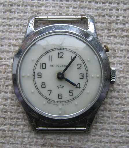 Часы. Петродварец 2601.
