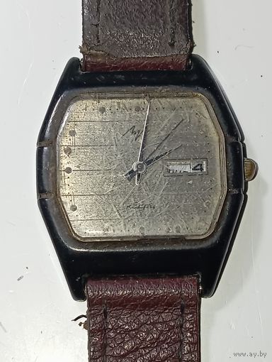 Кварцевые часы  - ЛУЧ . С рубля