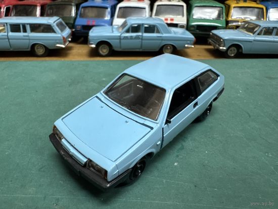 ВАЗ-2108, короткие крылья и капот, самая ранняя, ранние диски, тонкие покрышки, классический голубой цвет, Тантал, Агат, Саратов
