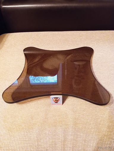 - Стекло ФИГУРНОЕ 4 шт Тонированное Толщина 8 мм , 44.5х44.5 см внешний размер Можно в розницу