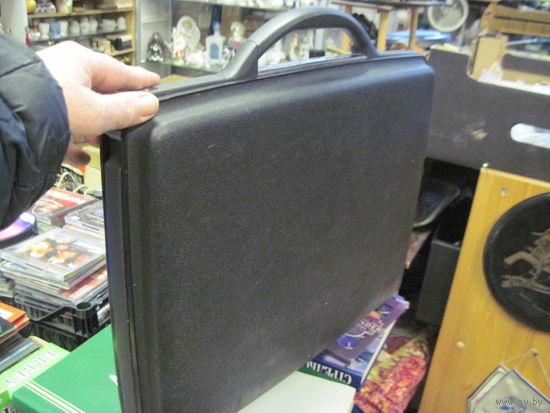 Дипломат Samsonite.