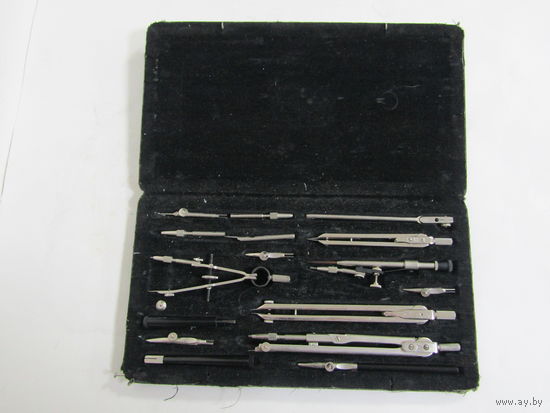 "Готовальня У15-Л". Завод "Готовальня". Москва. В оригинальном футляре. Ретро СССР. м