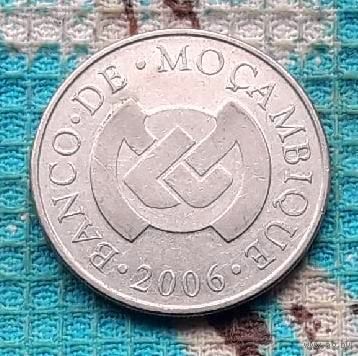 Мозамбик 5 метикалов 2006 года