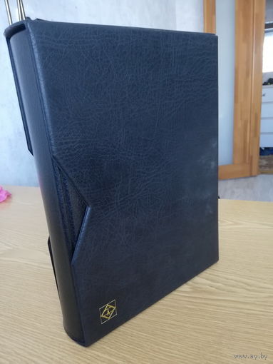 Альбом для марок 32 листа 64 страницы в Футляре Leuchtturm