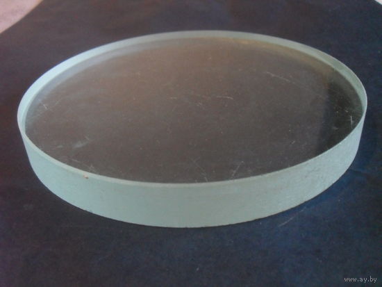 Стекло иллюминаторное.16,5Х2 см.