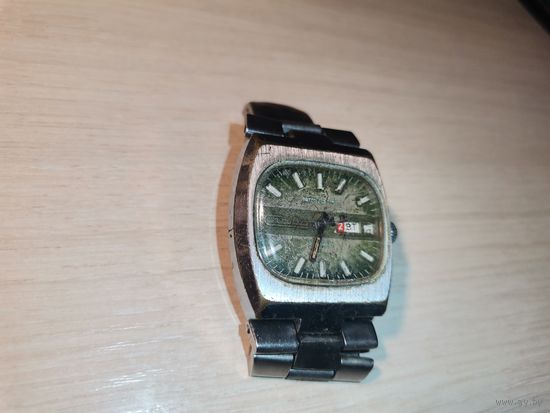 Механические часы "Полёт", времён СССР, рабочие, состояние оценивайте по фото.