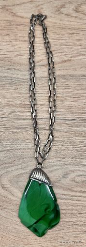 Кулон на цепочке. Колье