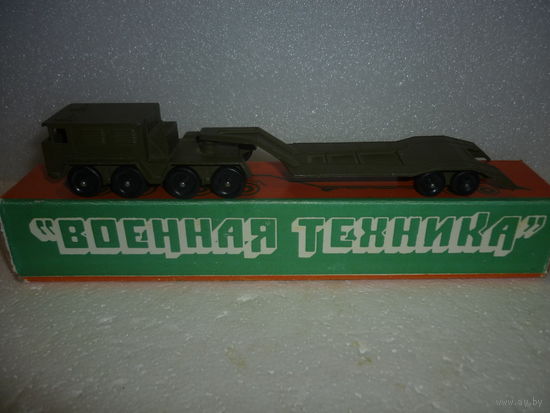 Военная техника. Тягач с платформой. СССР