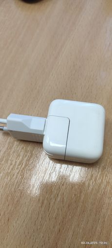 Сетевое зарядное Apple 12W USB Power Adapter.