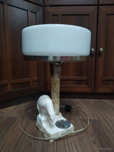Лампа настольная, кабинетная, мрамор. Белый медведь. Сталинский ампир. СССР