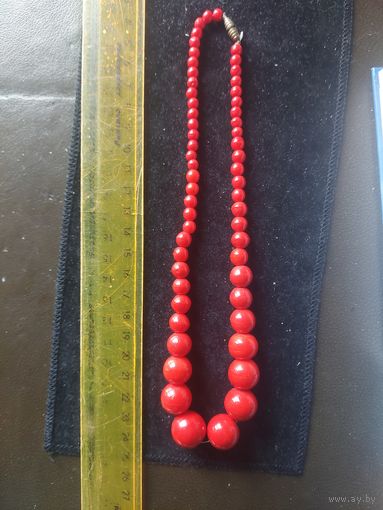 Бусы красные