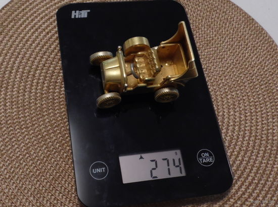 Ретро машинка.  Автомобиль металл. Тяжелая 274 грамма.