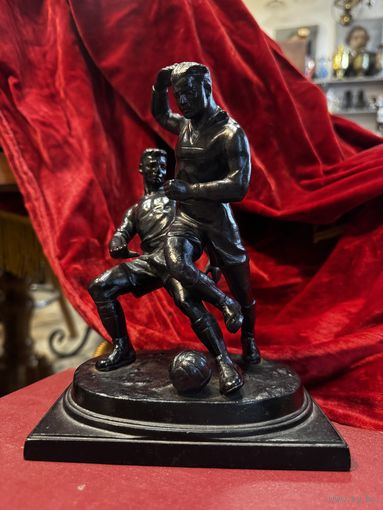 Чугунная статуэтка