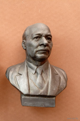 Бюст Каганович.