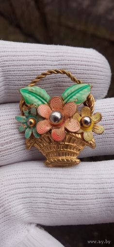 ОТЛИЧНАЯ БРОШЬ  СССР  ЧЕХОСЛОВАКИЯ . ОРИГИНАЛ . Распродажа Коллекции !!! .Экспресс  Аукцион НЕ С РУБЛЯ без МПЦ и прочего 3 ДНЯ  .Много лотов в продаже .