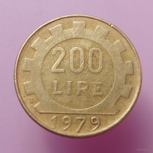 Италия 200 лир 1979