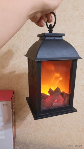 Декоративный светильник с эффектом живого огня