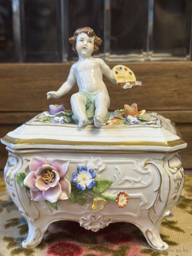 Шикарная шкатулка, клеймо, Европа, много лотов с рубля