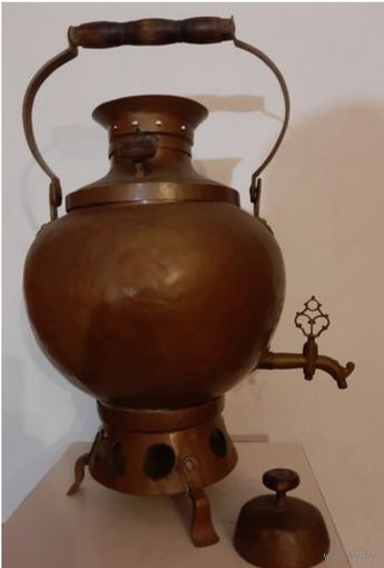 Самовар сбитенник медный 1-ая пол.19 века. Хороший,  антуражный предмет.