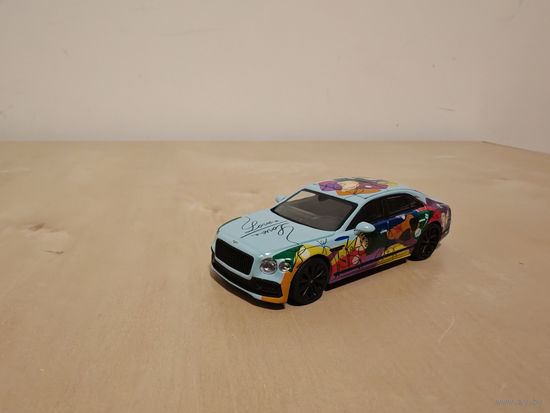 MiniGT #388 1/64 Bentley Flying Spur