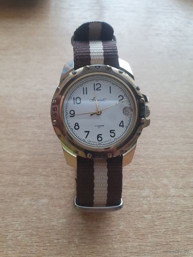 Часы механические Вымпел