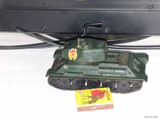 Модель танка Т-34 СССР Арсенал. (2)