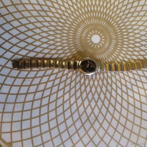 Часы наручные с браслетом РЕКОРД НЕОН , тикают. Состояние на скане.