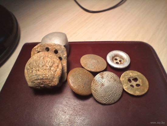 Немецкие пуговицы и зацепы