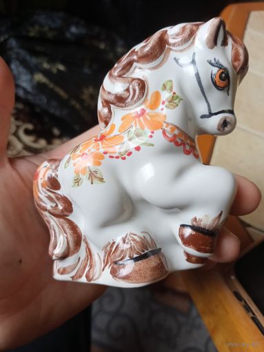 Статуэтка лошадка
