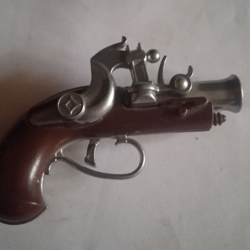 Сувенирный пистолет на пистоны