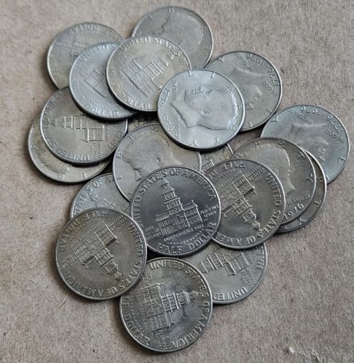 50 центов (халф) 1976 Р США 200 лет независимости. Ролл 20 монет