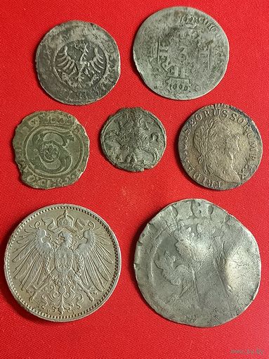 Лот серебряных монет. 3 крейцера 1781, 1 марка 1914, пражский грош, двуденарий, кристинка и др.С рубля, без м.ц. См. др. мои лоты.