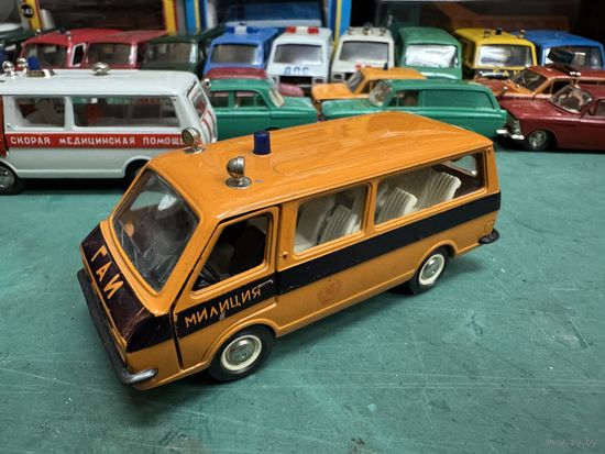 РАФ-2203 ГАИ милиция, апельсиновый цвет, на дверях "1" и "2", Тантал, Агат, Саратов с рубля.