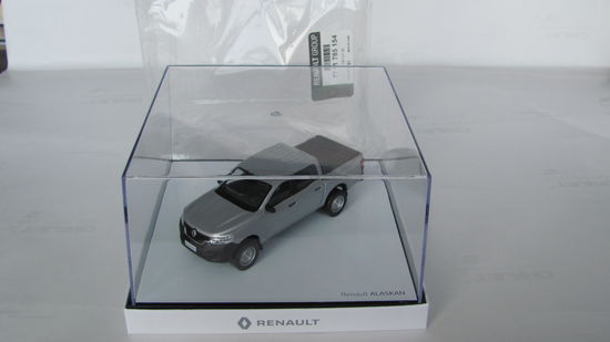 Renault Alaskan серебристый 2017 NOREV