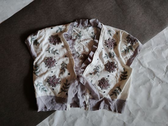 Нарядный жилет с ручной вышивкой рождественскими звездами