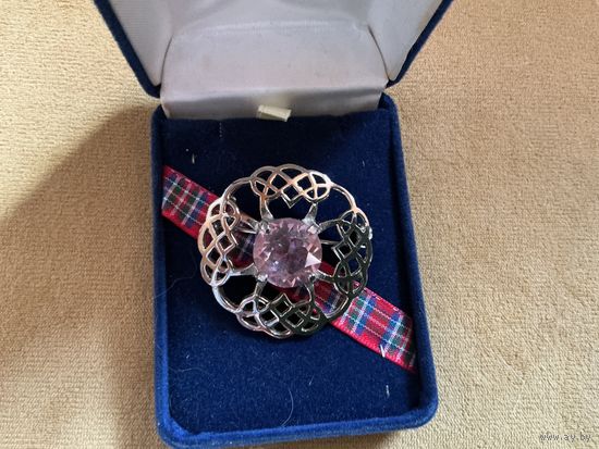 Брошь Кельтская тематика  Ажурная под аметист в фирменной коробке Англия 60-е г Редкая