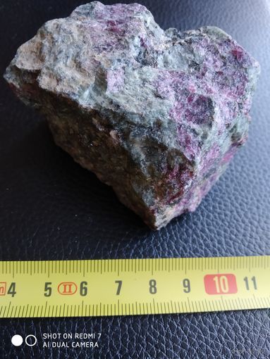 Эвдиалит,  Хибины, Кольский п-ов, минерал