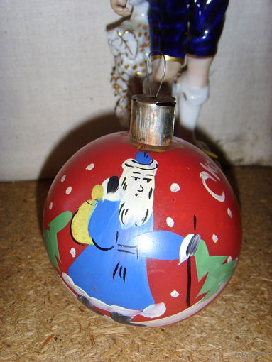 Елочная игрушка СССР 40-е годы  . Шар . Дед Мороз