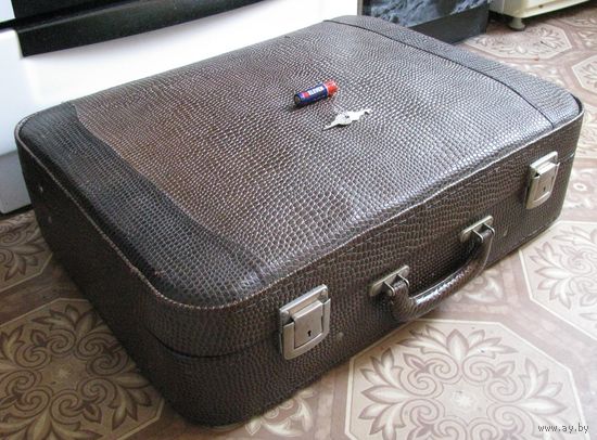 Винтажный чемодан с ключами СССР .