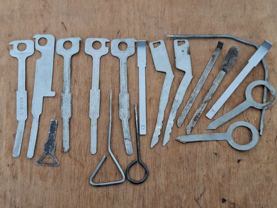 Сьемники -набор.Для снятия любых магнитол и муз центров с авто .