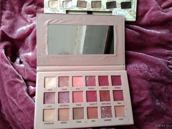 Палетка теней Huda Beauty NUDE