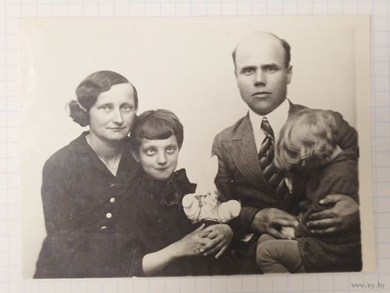 Семья. 1941