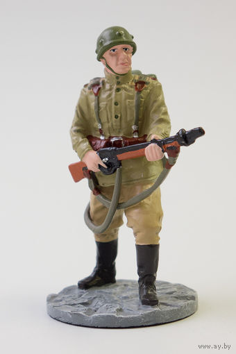Фигурка огнемётчика штурмовых инженерно-сапёрных бригад РККА, 1943-1945 гг.