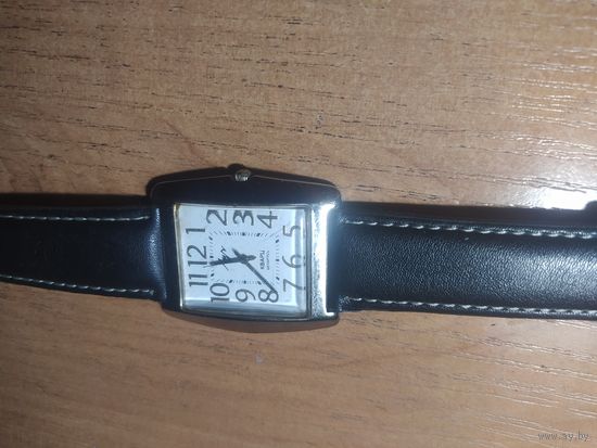 Кварцевые часы луч с ремешком