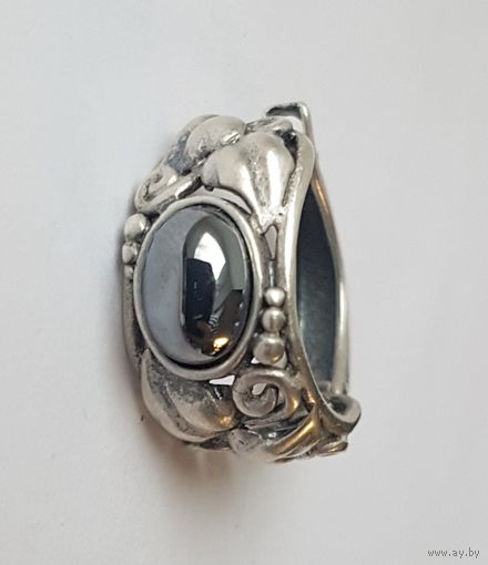 Серьга серебро. Камень Гематит. Вес 3,1 гр. Длина 2 см, ширина 0,9 см
