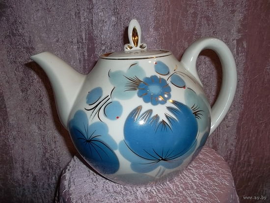 Чайник  фарфор. СССР. большой ( Из набора) Городницкий Ф.З. Без крышки!