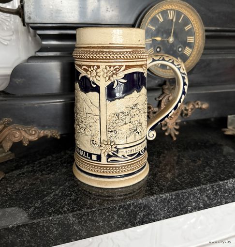 Старинная пивная кружка с рельефным декором Германия