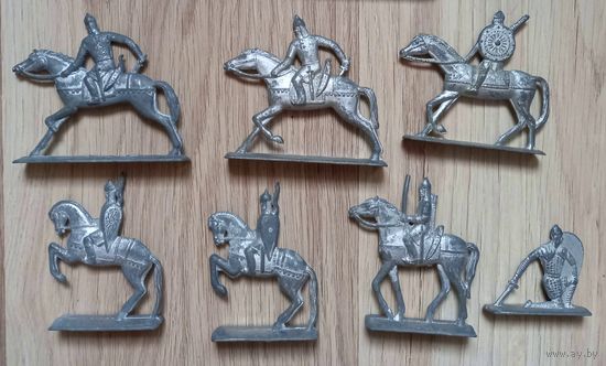РЕДКИЕ Оловянные солдатики.ВСАДНИКИ.7 штук